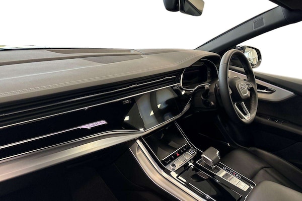 Used Audi Q8 2025 for sale - 76141857: Photo 2