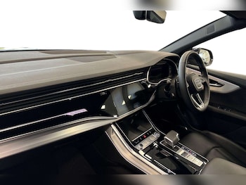 Used Audi Q8 2025 for sale - 76141857: Photo 2
