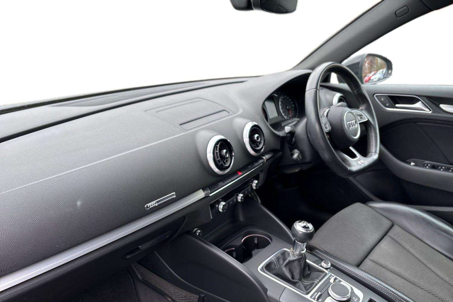 Used Audi A3 2018 for sale - 77827382: Photo 2