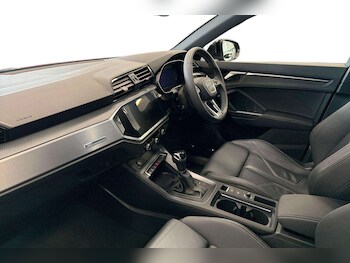 Used Audi Q3 2024 for sale - 77649047: Photo