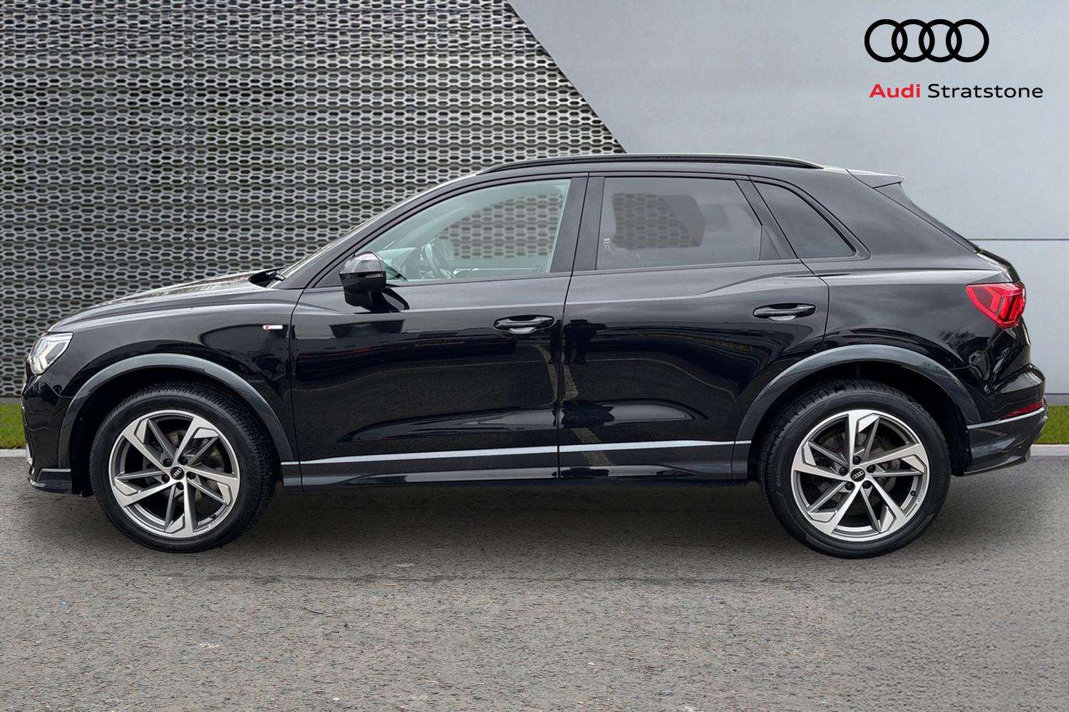 Used Audi Q3 2022 for sale - 77649053: Photo 8