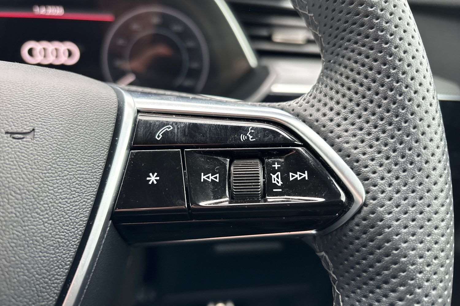 Used Audi Q8 2023 for sale - 78104520: Photo 17