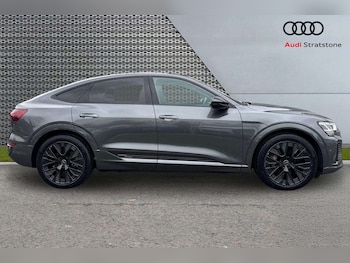 Used Audi Q8 2023 for sale - 78104520: Photo