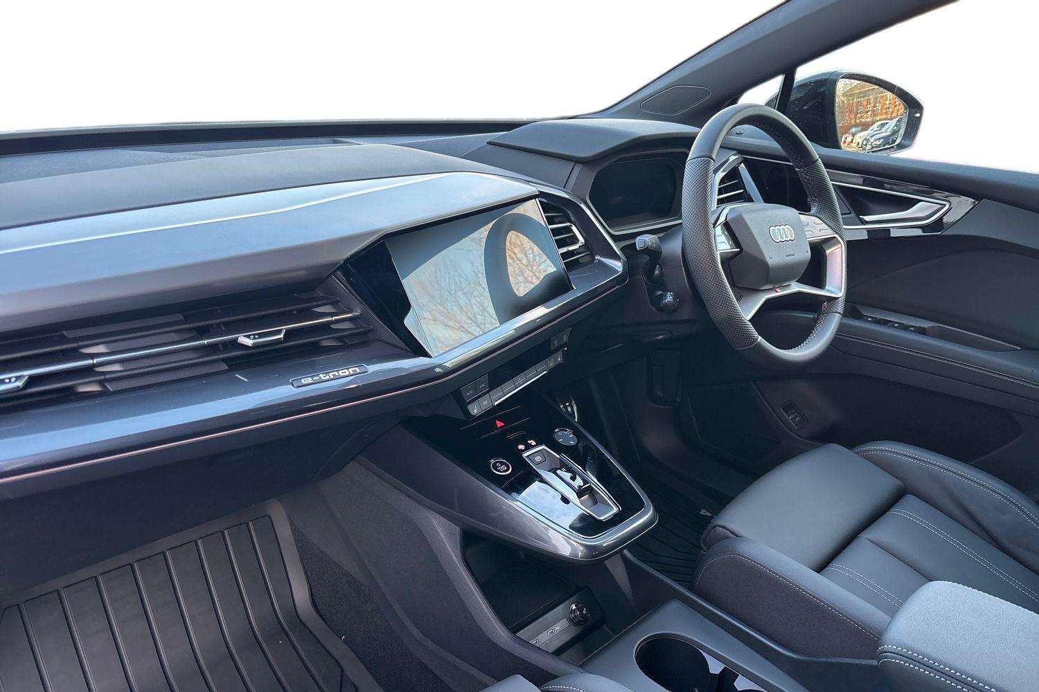 Used Audi Q4 e-tron 2025 for sale - 77206335: Photo 2