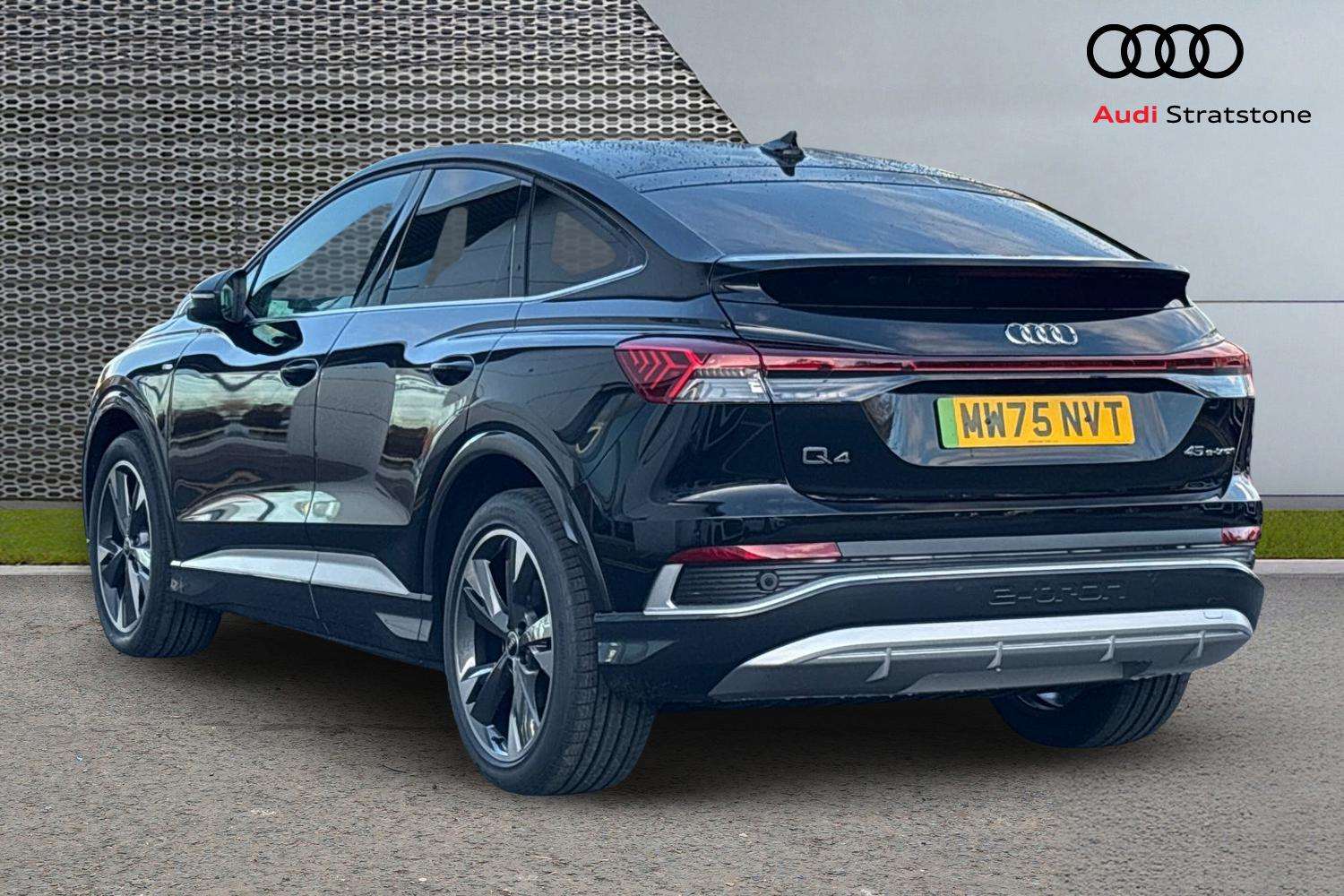 Used Audi Q4 e-tron 2025 for sale - 77206335: Photo 3