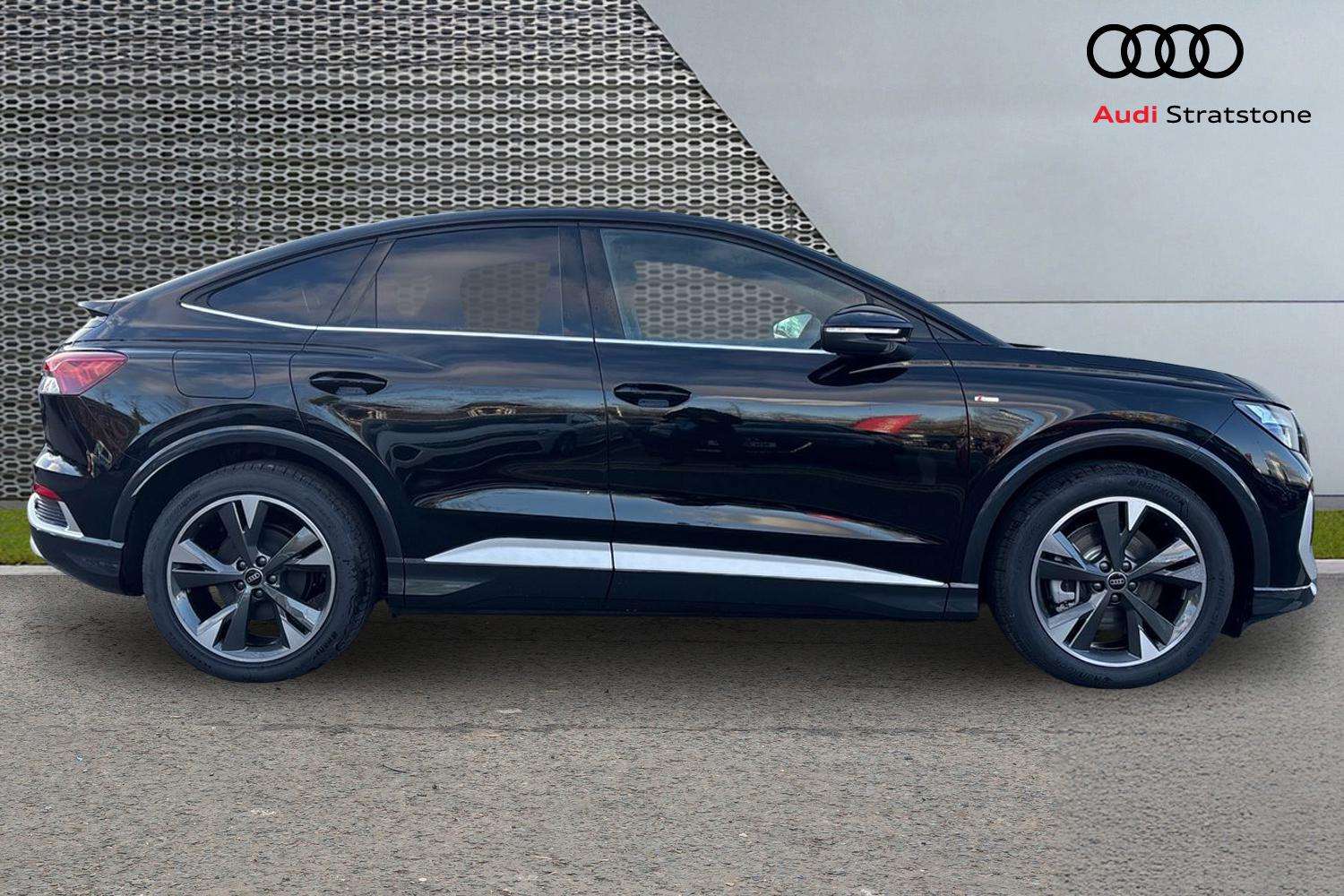 Used Audi Q4 e-tron 2025 for sale - 77206335: Photo 4