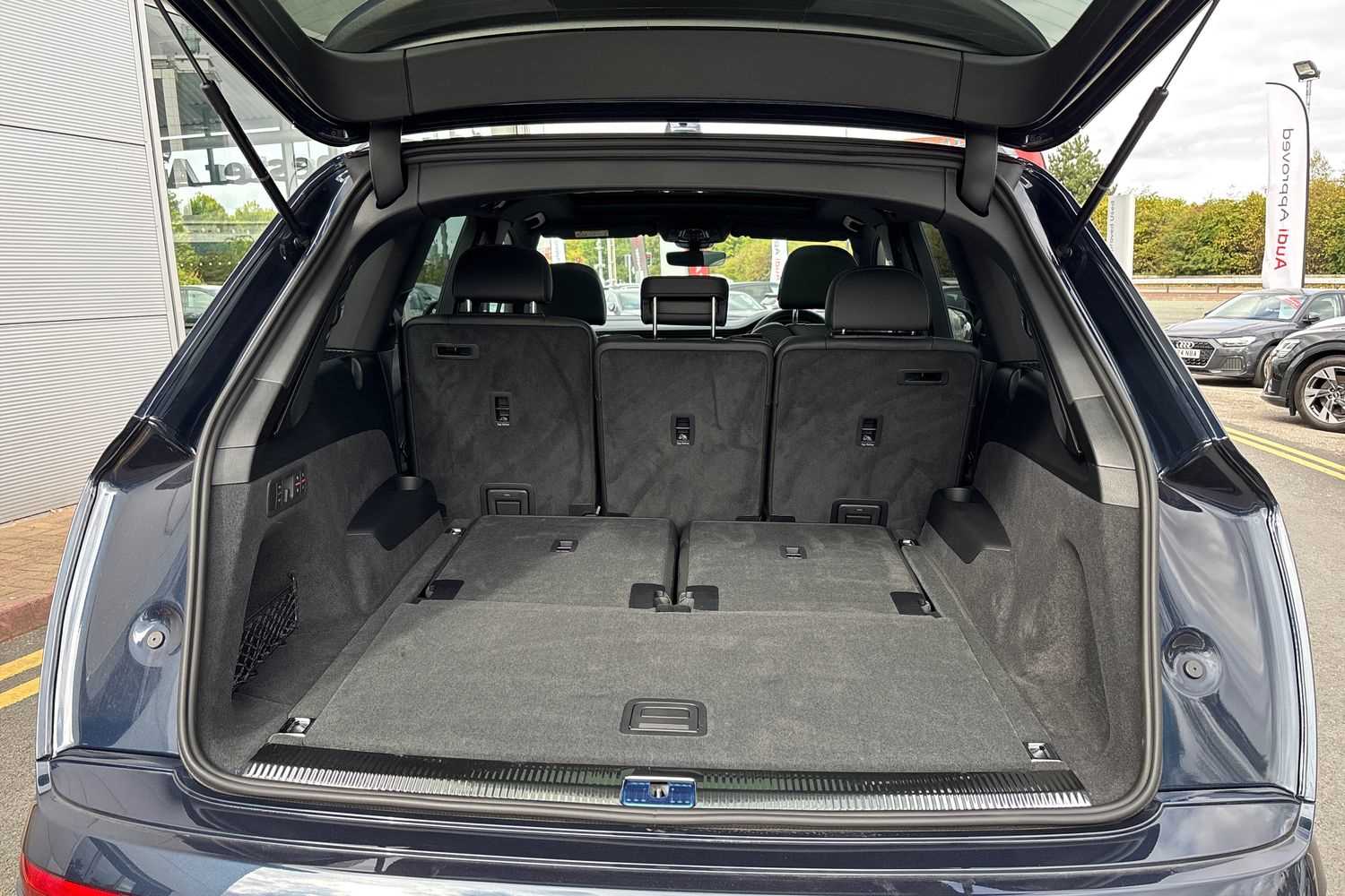 Used Audi Q7 2025 for sale - 76125898: Photo 11