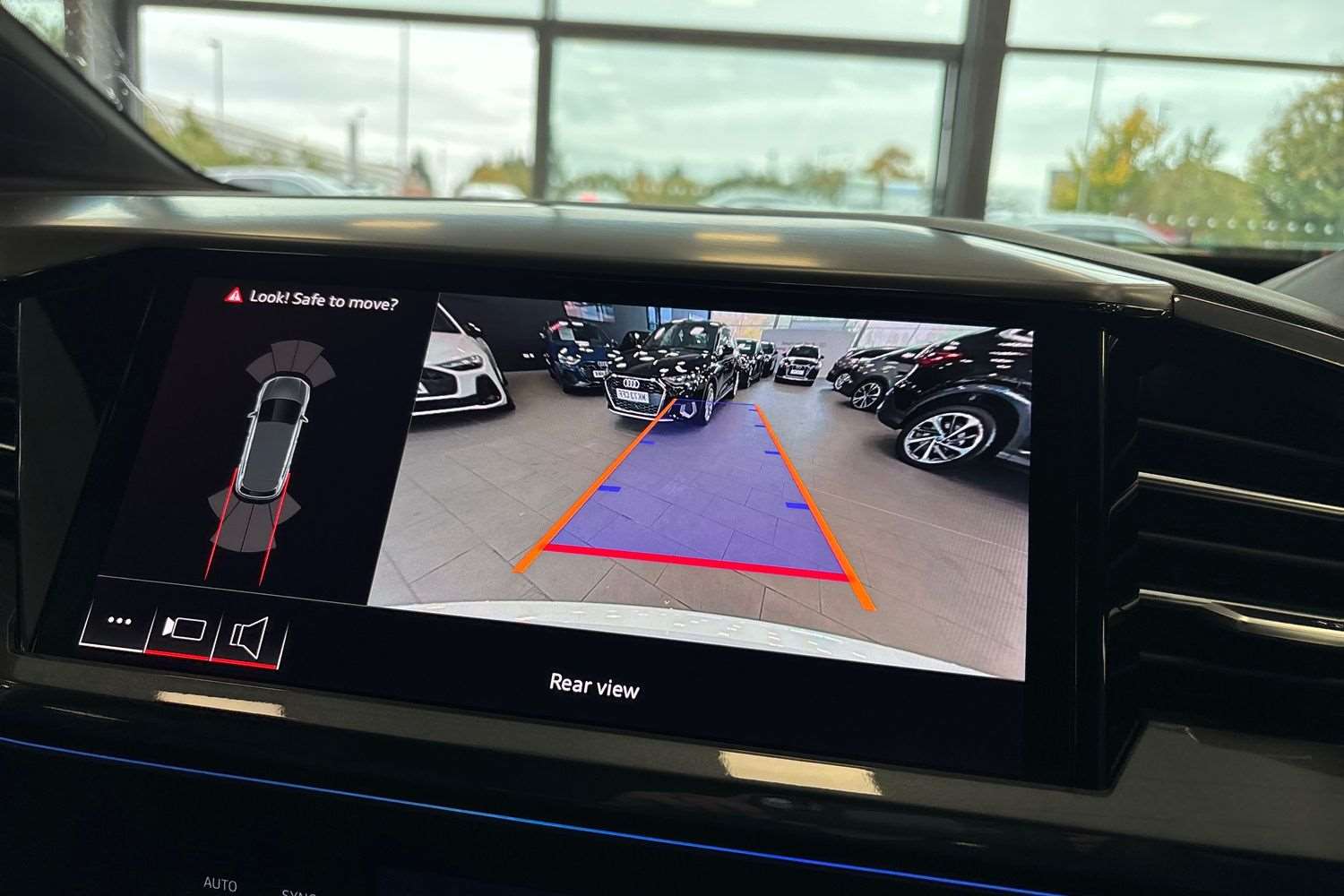 Used Audi Q4 e-tron 2025 for sale - 76141516: Photo 26