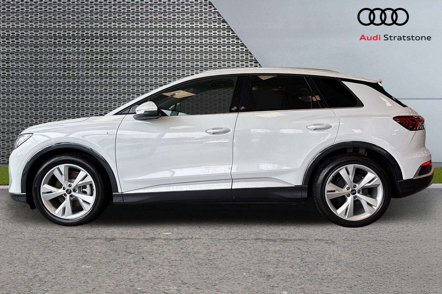 Used Audi Q4 e-tron 2025 for sale - 76141516: Photo 8