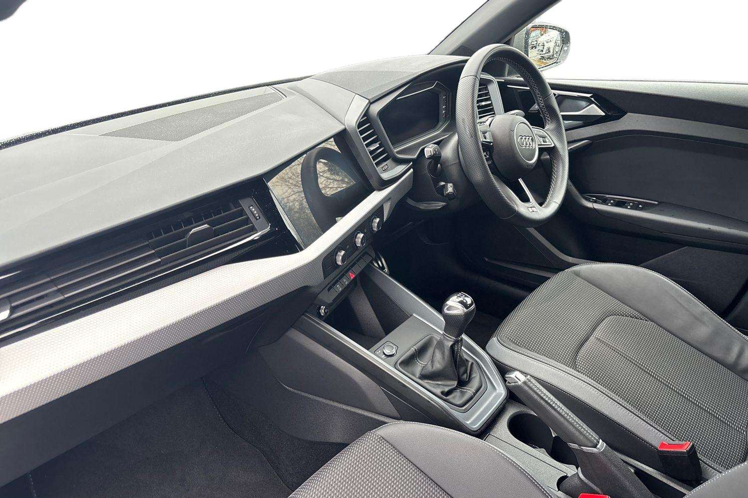 Used Audi A1 2023 for sale - 76842955: Photo 2