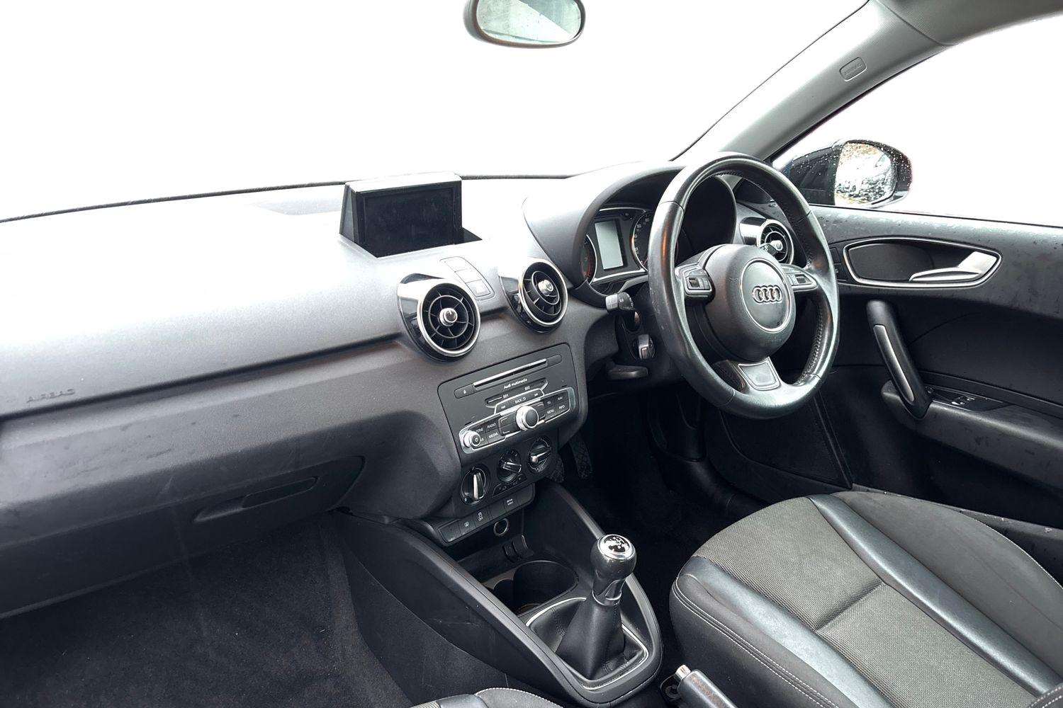 Used Audi A1 2018 for sale - 76827699: Photo 2