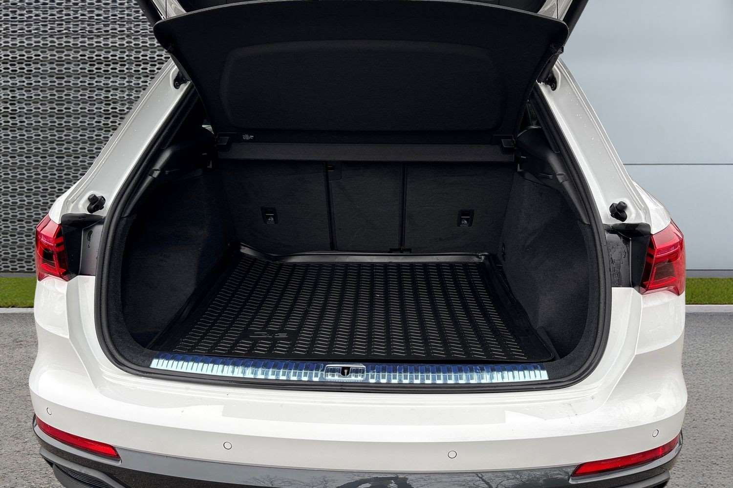 Used Audi Q3 2024 for sale - 77995820: Photo 13