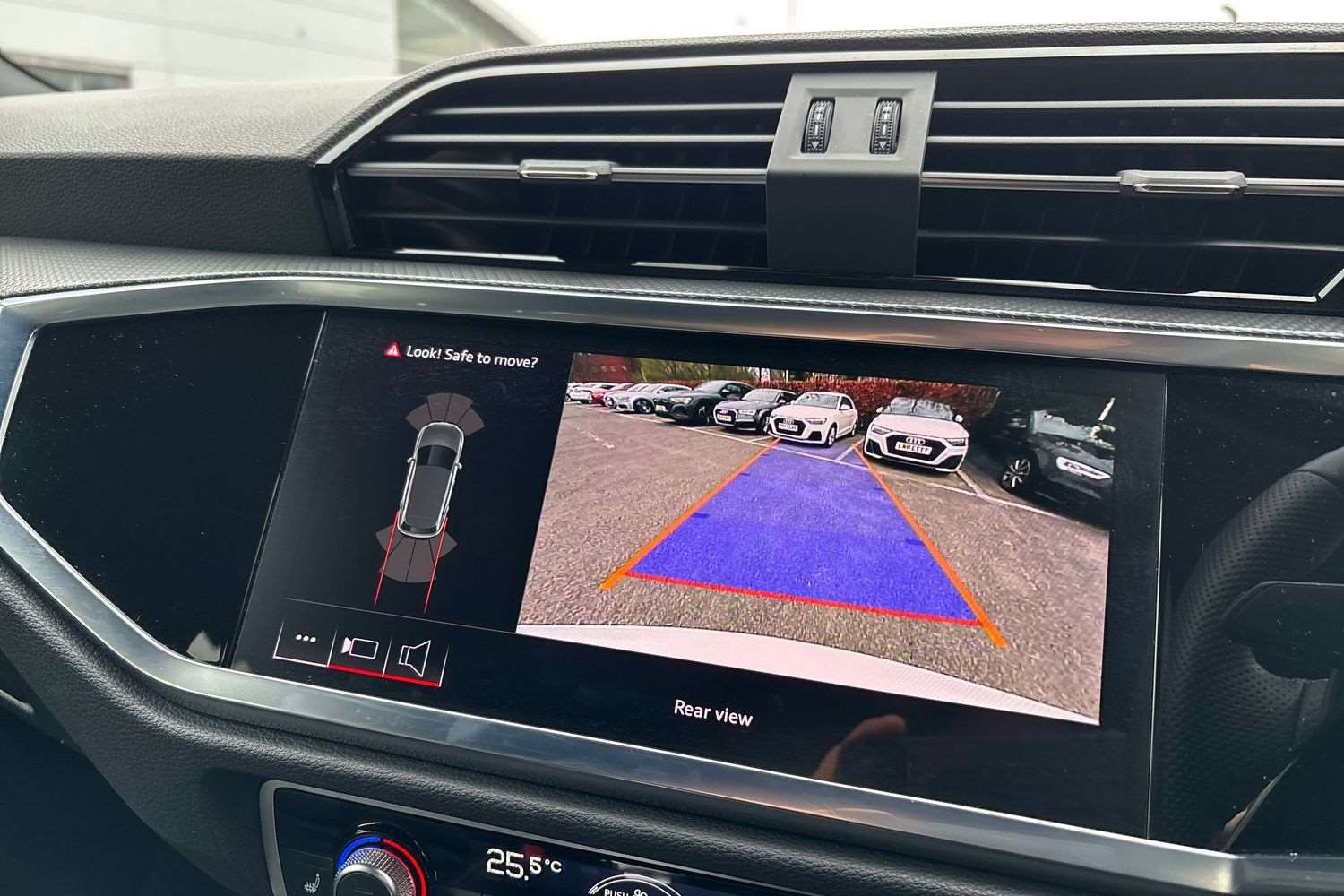 Used Audi Q3 2024 for sale - 77995820: Photo 26