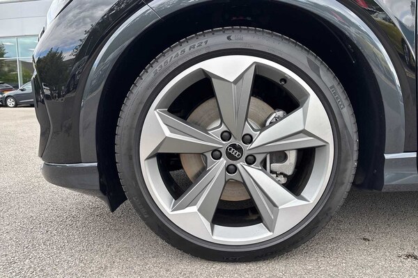 Used Audi Q4 e-tron 2025 for sale - 76075499: Photo 5