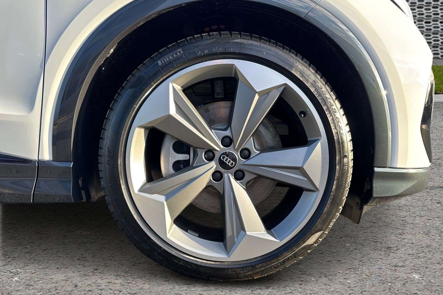 Used Audi Q4 e-tron 2026 for sale - 77827461: Photo 5