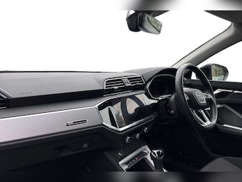 Used Audi Q3 2023 for sale - 75861128: Photo
