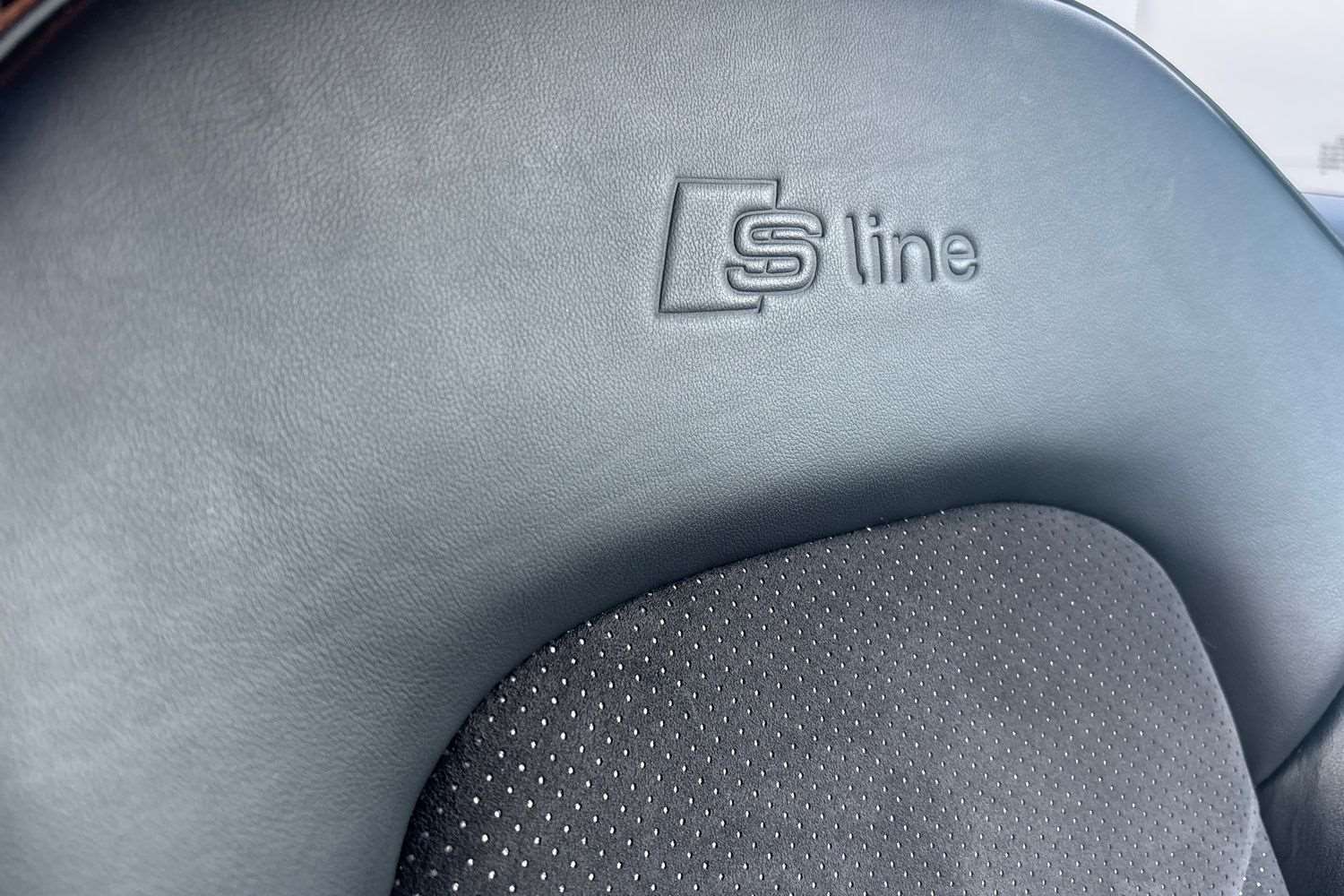 Used Audi Q3 2016 for sale - 76928953: Photo 33