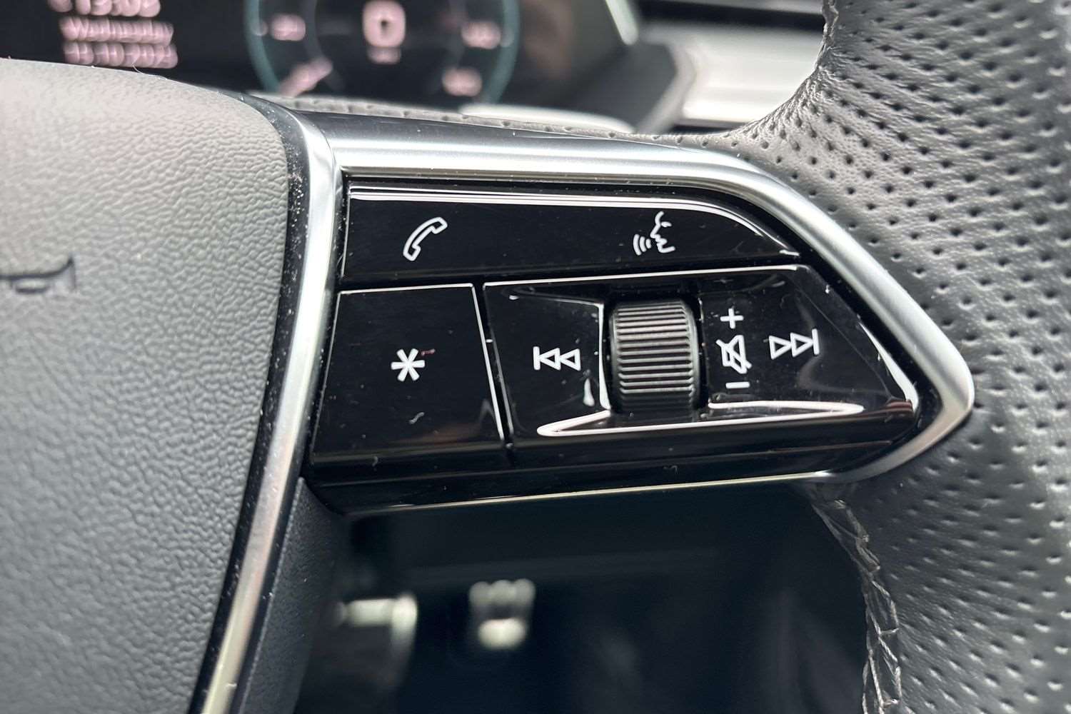 Used Audi Q8 2024 for sale - 76286428: Photo 17