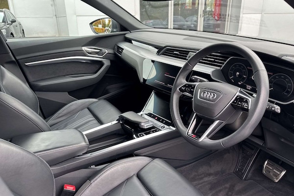 Used Audi Q8 2024 for sale - 76286428: Photo 6