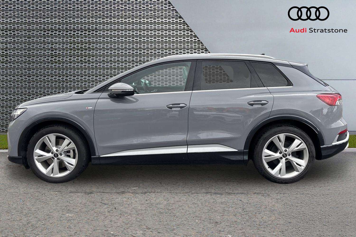 Used Audi Q4 e-tron 2025 for sale - 76411360: Photo 8