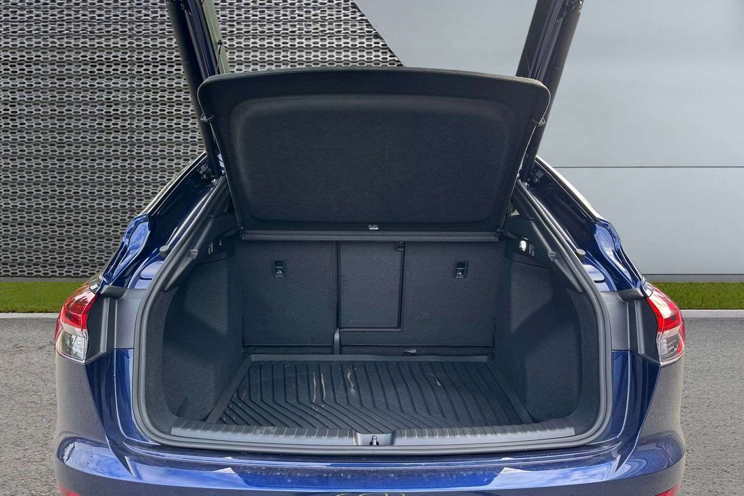 Used Audi Q4 e-tron 2025 for sale - 76063449: Photo 13