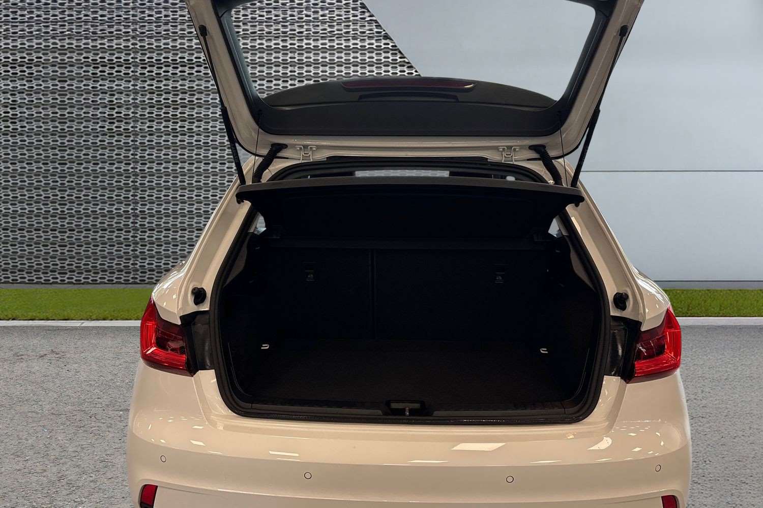 Used Audi A1 2023 for sale - 76170080: Photo 13