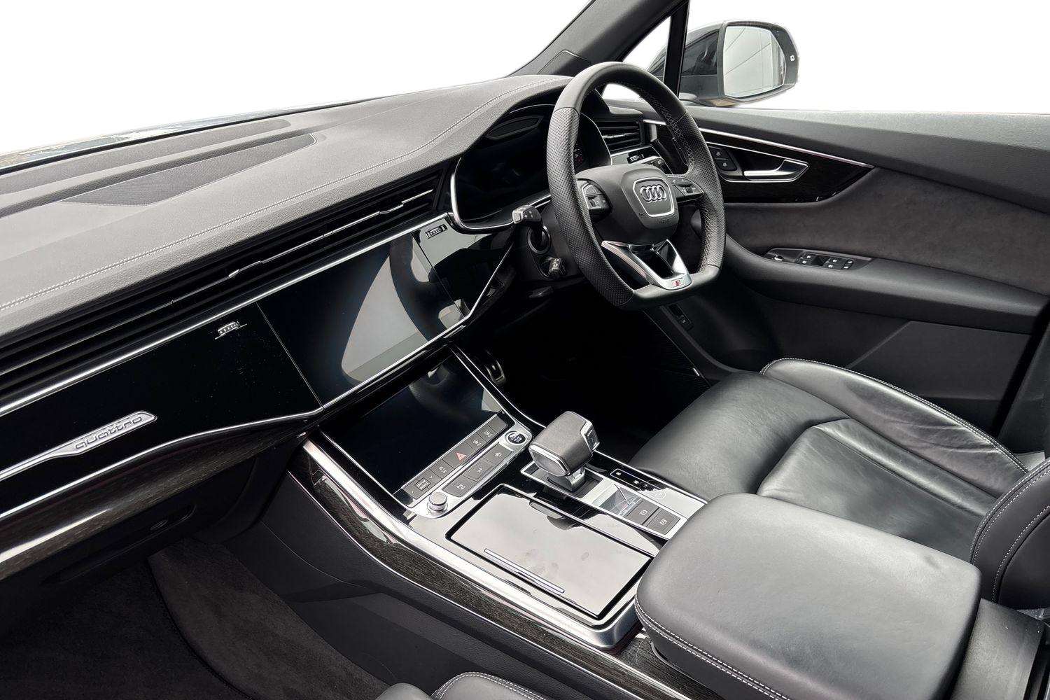 Used Audi Q7 2023 for sale - 76242607: Photo 2