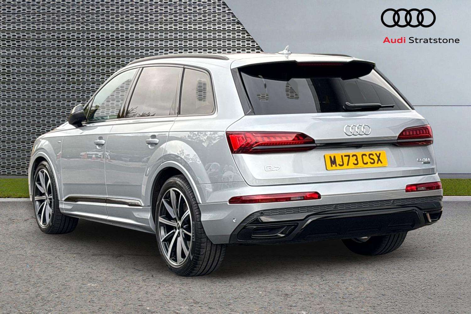 Used Audi Q7 2023 for sale - 76242607: Photo 3