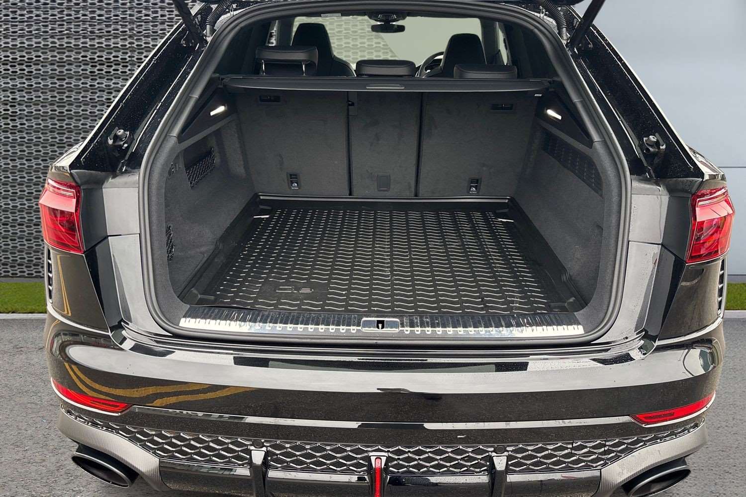 Used Audi RS Q8 2025 for sale - 77772157: Photo 13