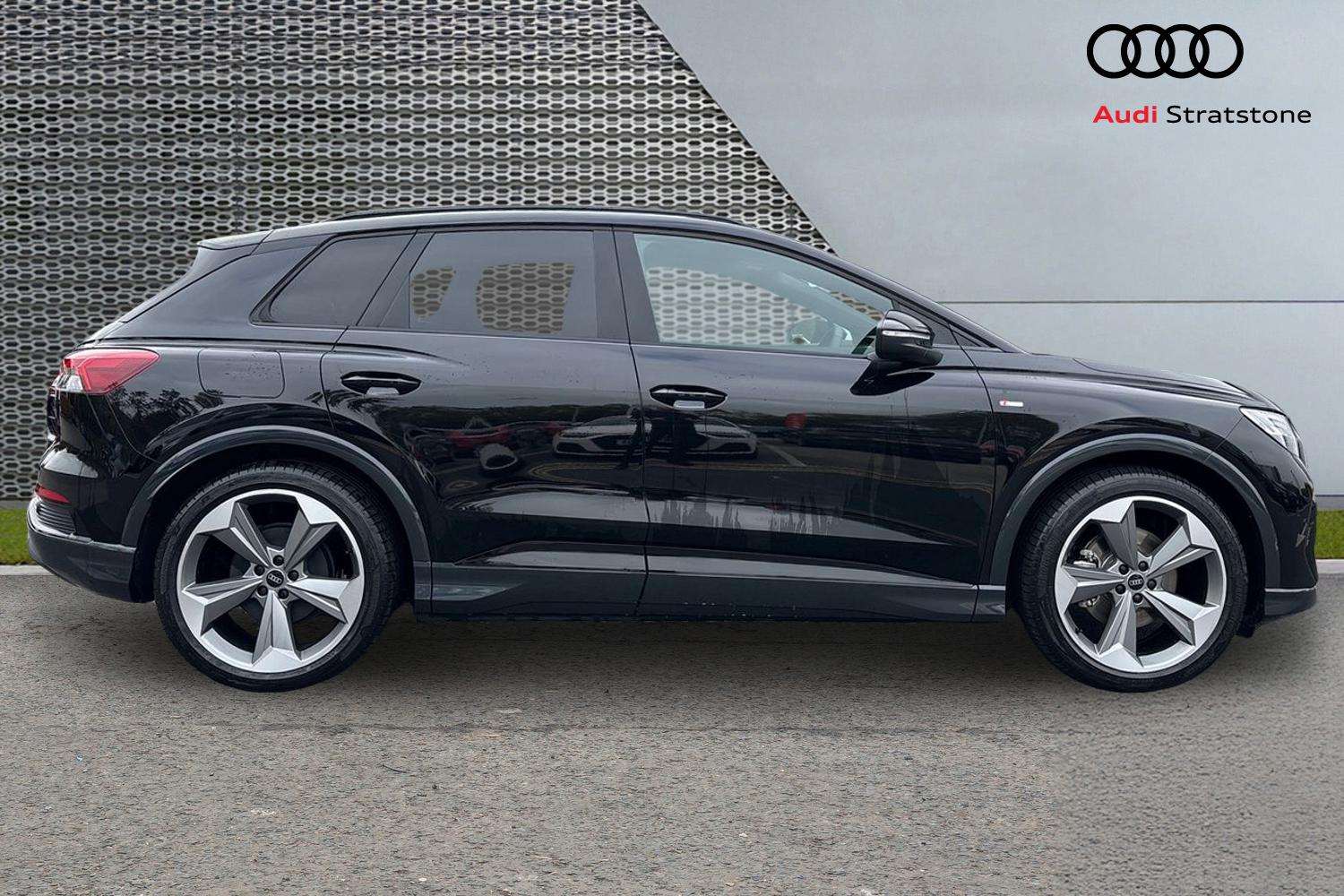 Used Audi Q4 e-tron 2025 for sale - 76286239: Photo 4