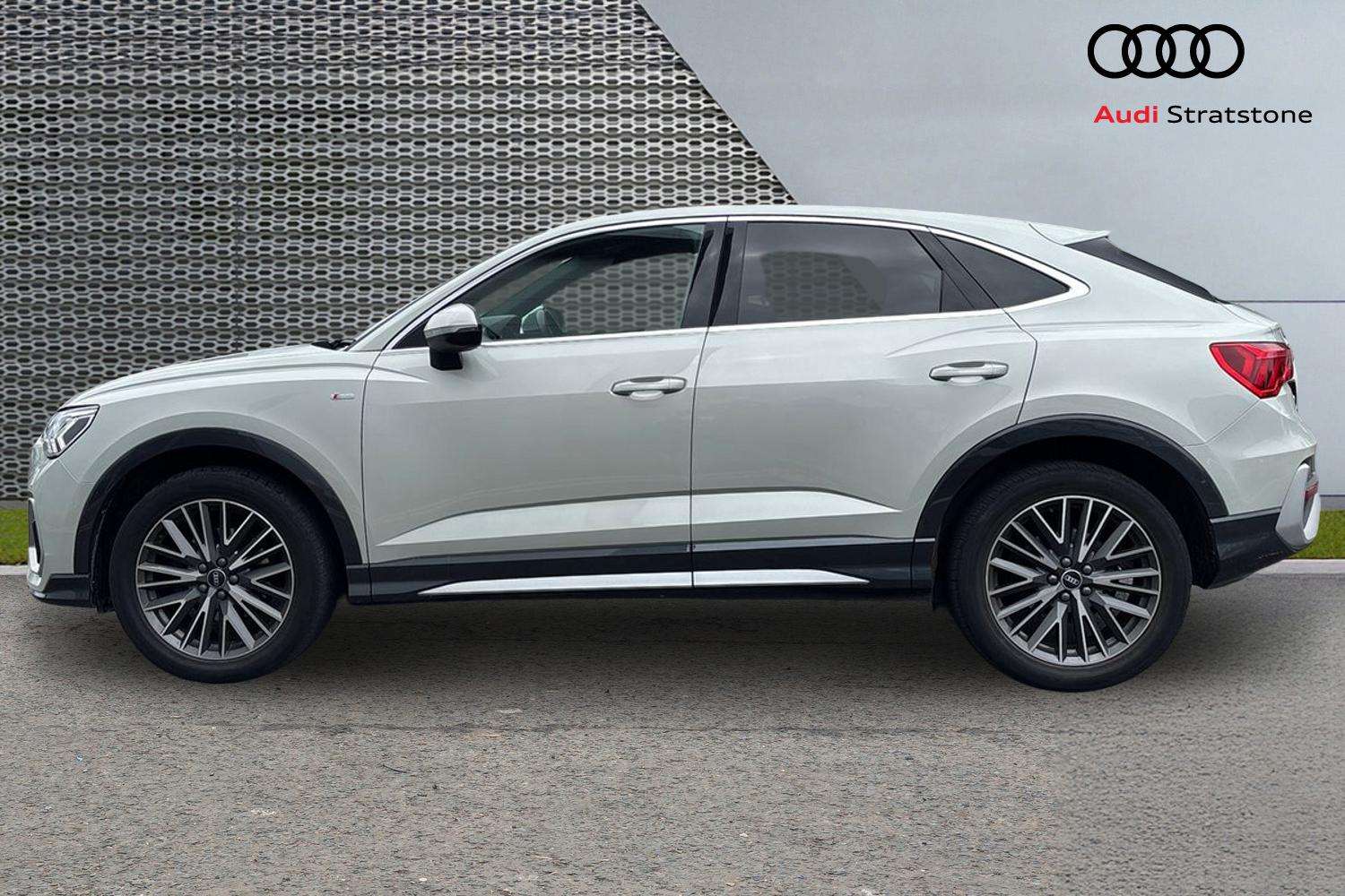 Used Audi Q3 for sale - 78104748: Photo 8