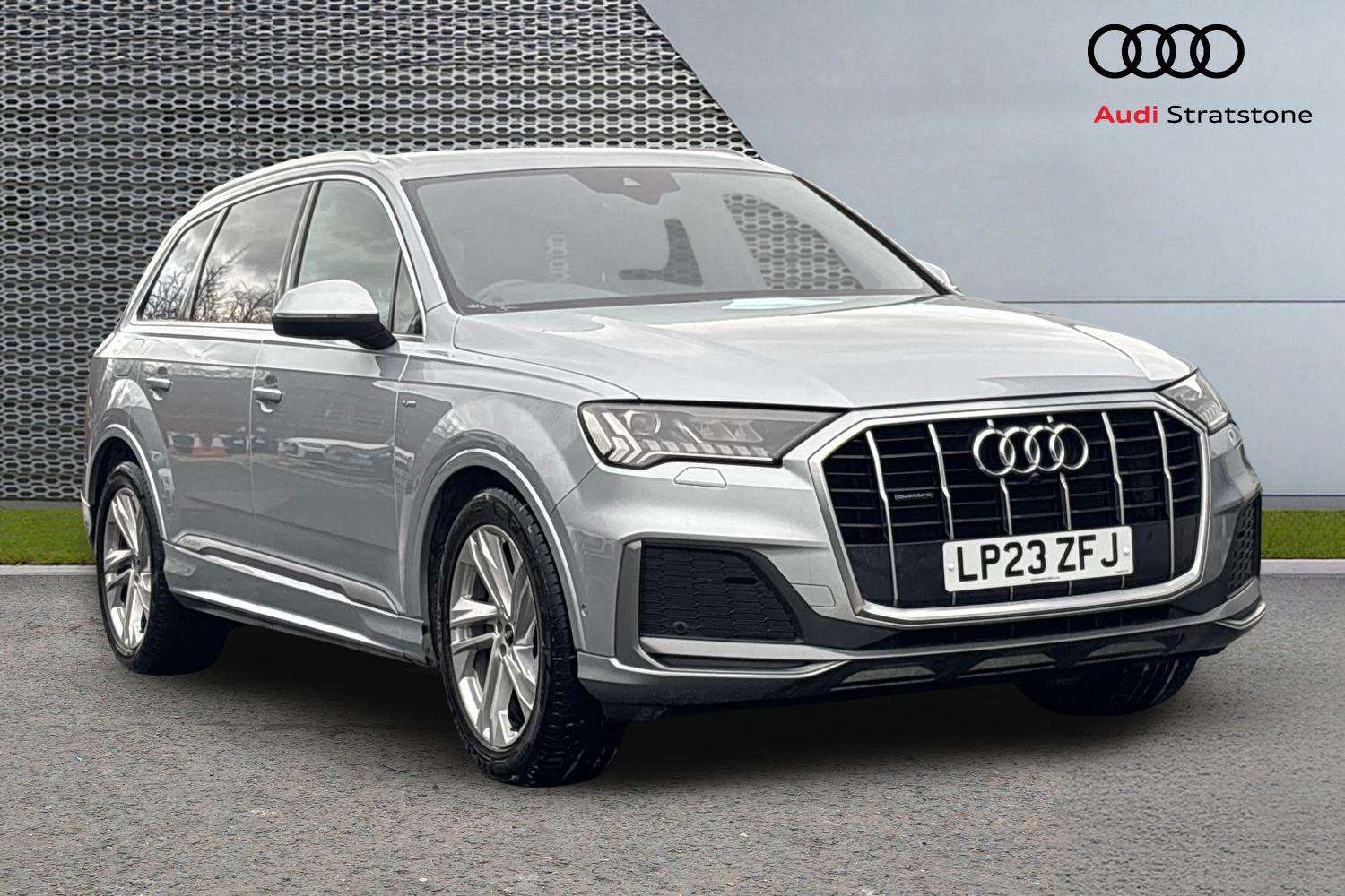 Used Audi Q7 2023 for sale - 76732368: Photo 1