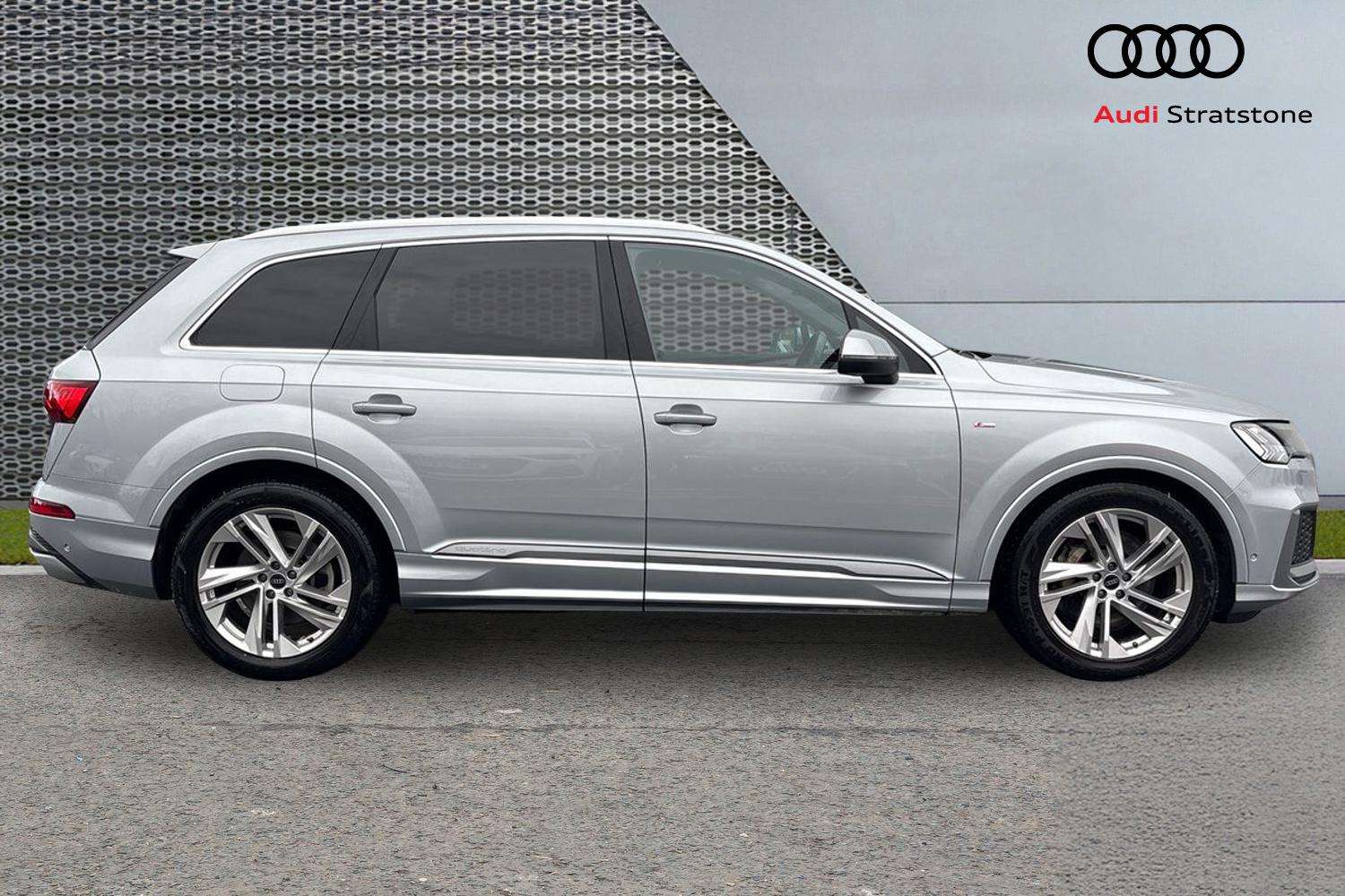 Used Audi Q7 2023 for sale - 76732368: Photo 4