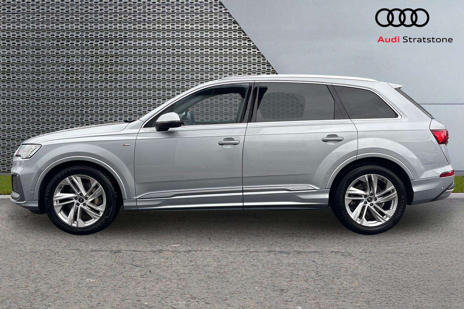 Used Audi Q7 2023 for sale - 76732368: Photo 8