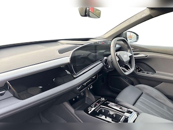 Used Audi Q6 e-tron 2025 for sale - 77219617: Photo