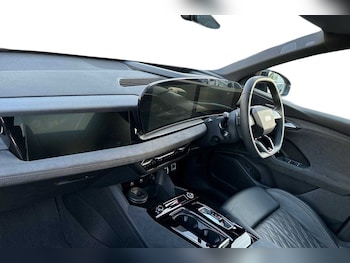 Used Audi Q6 e-tron 2024 for sale - 74716548: Photo