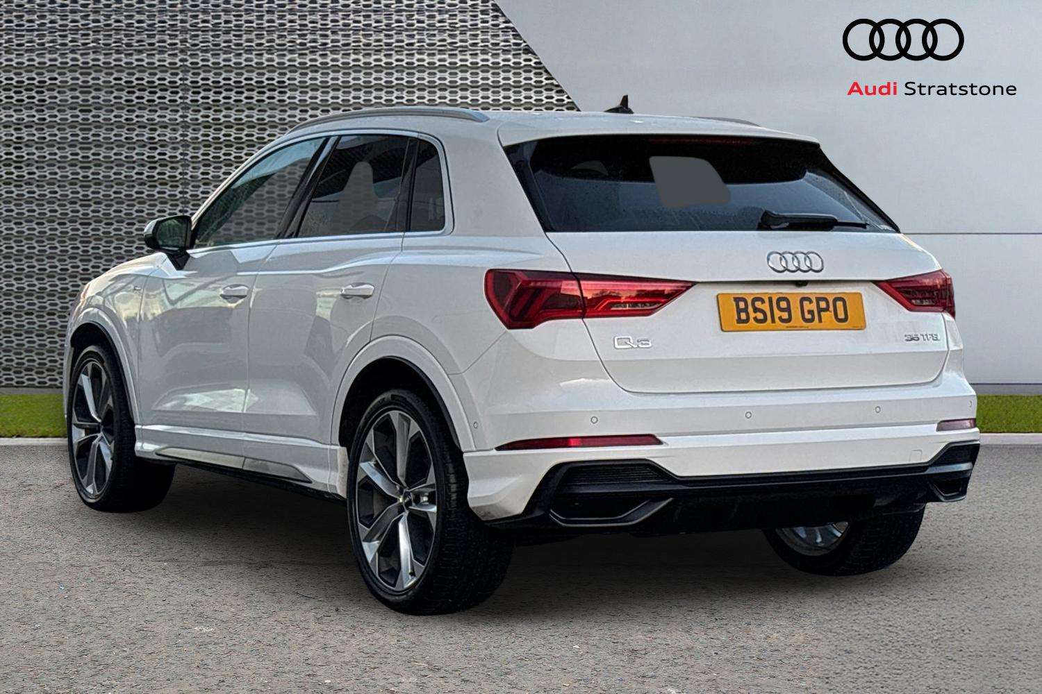 Used Audi Q3 2019 for sale - 76804785: Photo 3