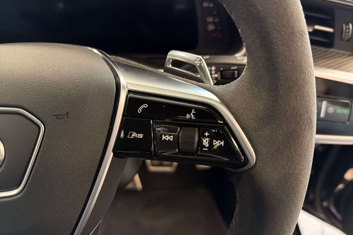 Used Audi RS6 2023 for sale - 77472584: Photo 17