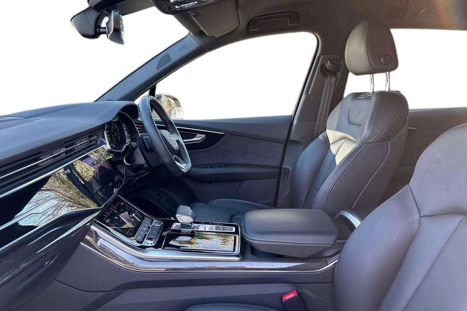 Used Audi Q7 2024 for sale - 77960800: Photo 2