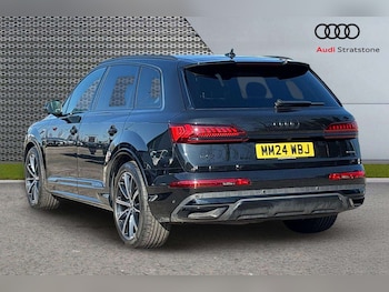 Used Audi Q7 2024 for sale - 77960800: Photo