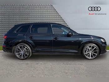 Used Audi Q7 2024 for sale - 77960800: Photo