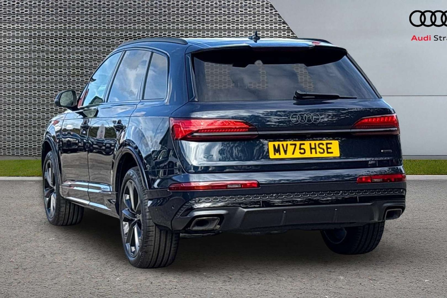 Used Audi Q7 2025 for sale - 76610648: Photo 3