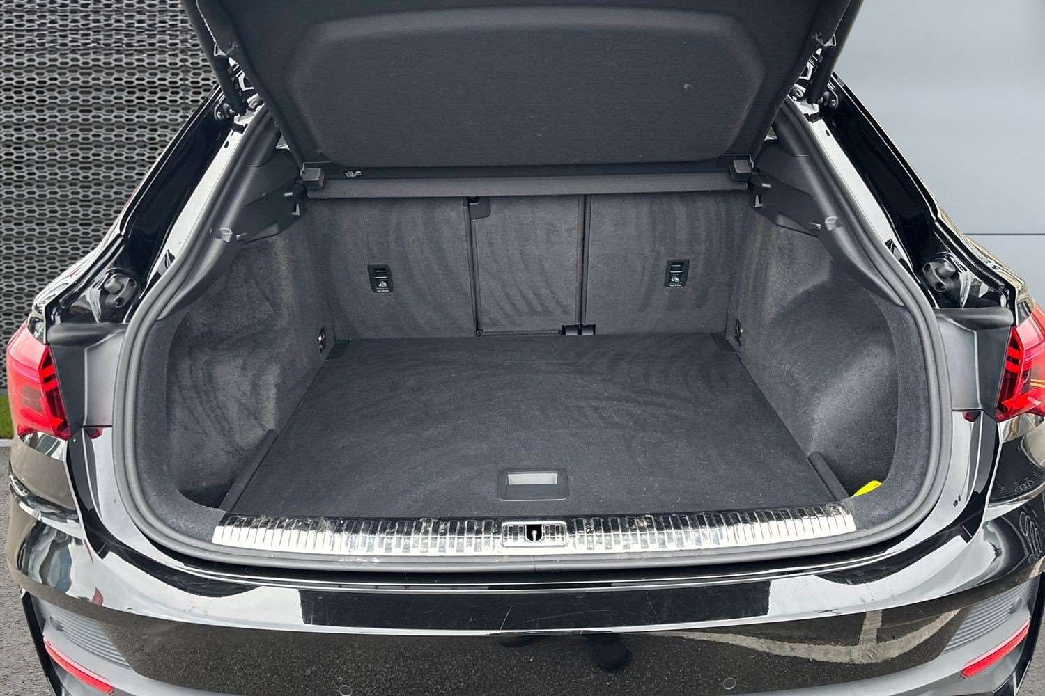 Used Audi Q3 2023 for sale - 76242532: Photo 13