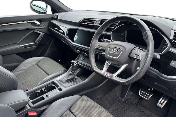 Used Audi Q3 2023 for sale - 76242532: Photo 2
