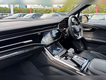 Used Audi Q7 2024 for sale - 79183396: Photo