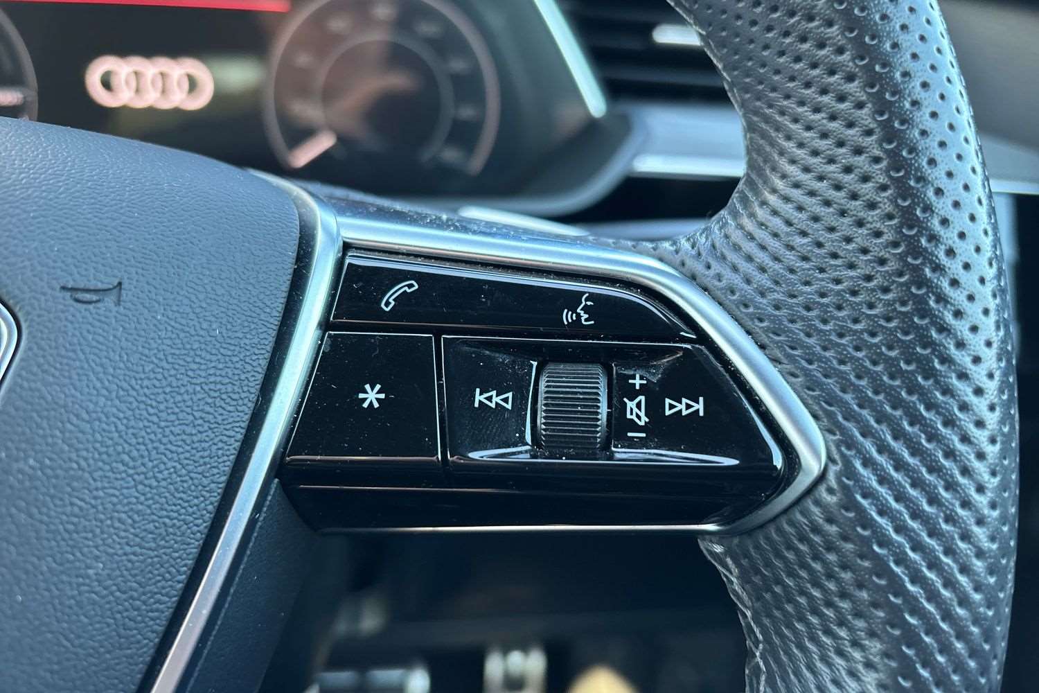 Used Audi Q8 for sale - 77960874: Photo 17