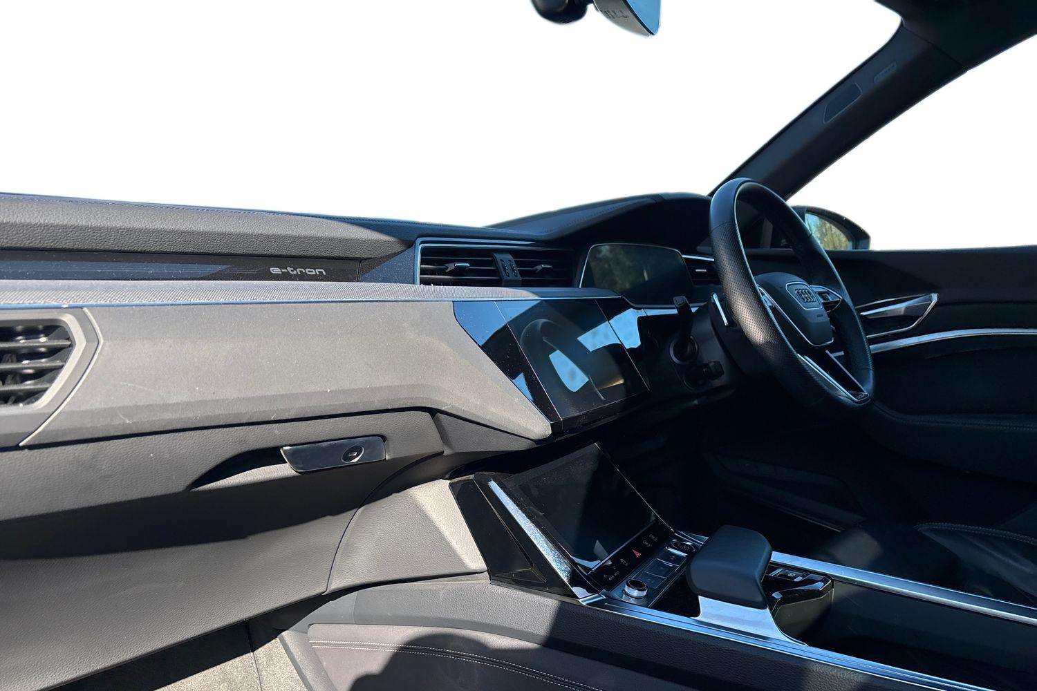 Used Audi Q8 for sale - 77960874: Photo 2