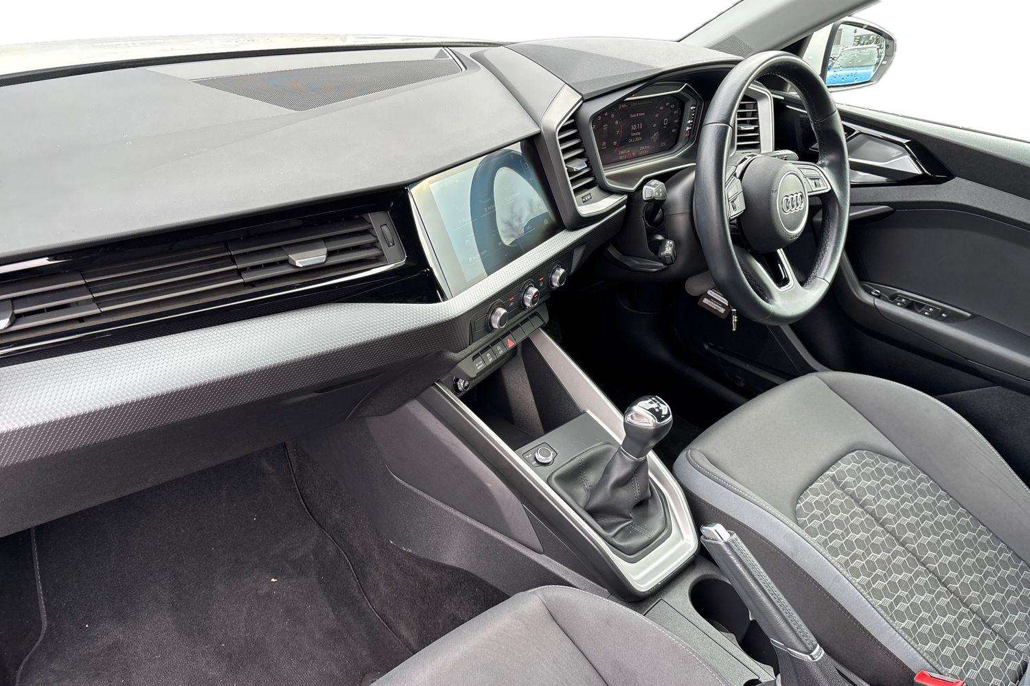 Used Audi A1 for sale - 77661169: Photo 2