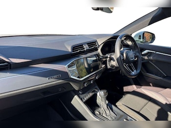 Used Audi Q3 2020 for sale - 77756483: Photo