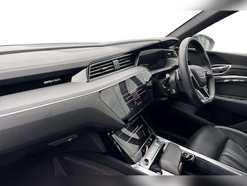 Used Audi Q8 2023 for sale - 78845539: Photo
